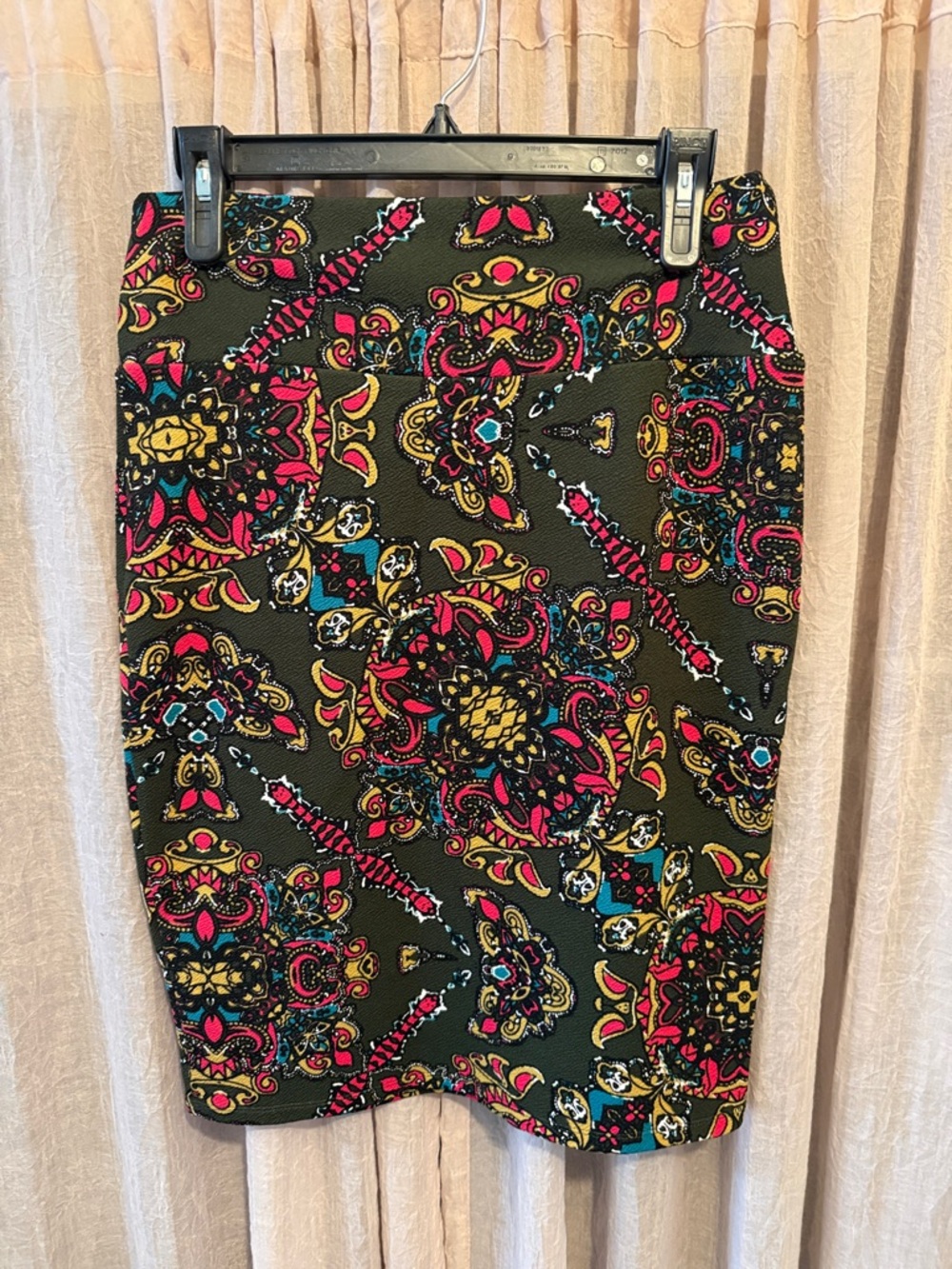 LuLaRoe Olive Pencil Skirt with Pink & Gold Print